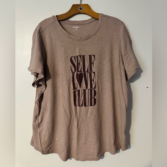 Graphic Top - Picture 1 of 1